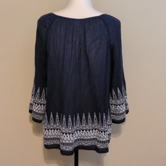 Blue top with white accents. Small. - Picture 5 of 5